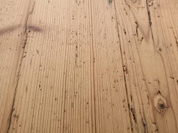 Altholzdielen Mittelware - 2. Patina - "wurmig"