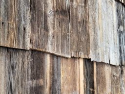 Schindeln aus Altholz "Mondsee" - ungebürstet, Kante nicht gekappt